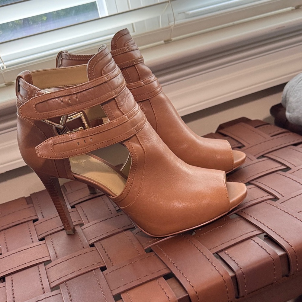 Michael Kors Tan Peep-Toe Heels size 9